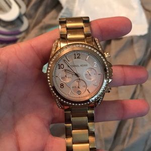 Michael kors rose gold watch